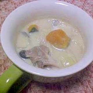 栄養満点☆まろやか豆乳スープ（白味噌仕立て）